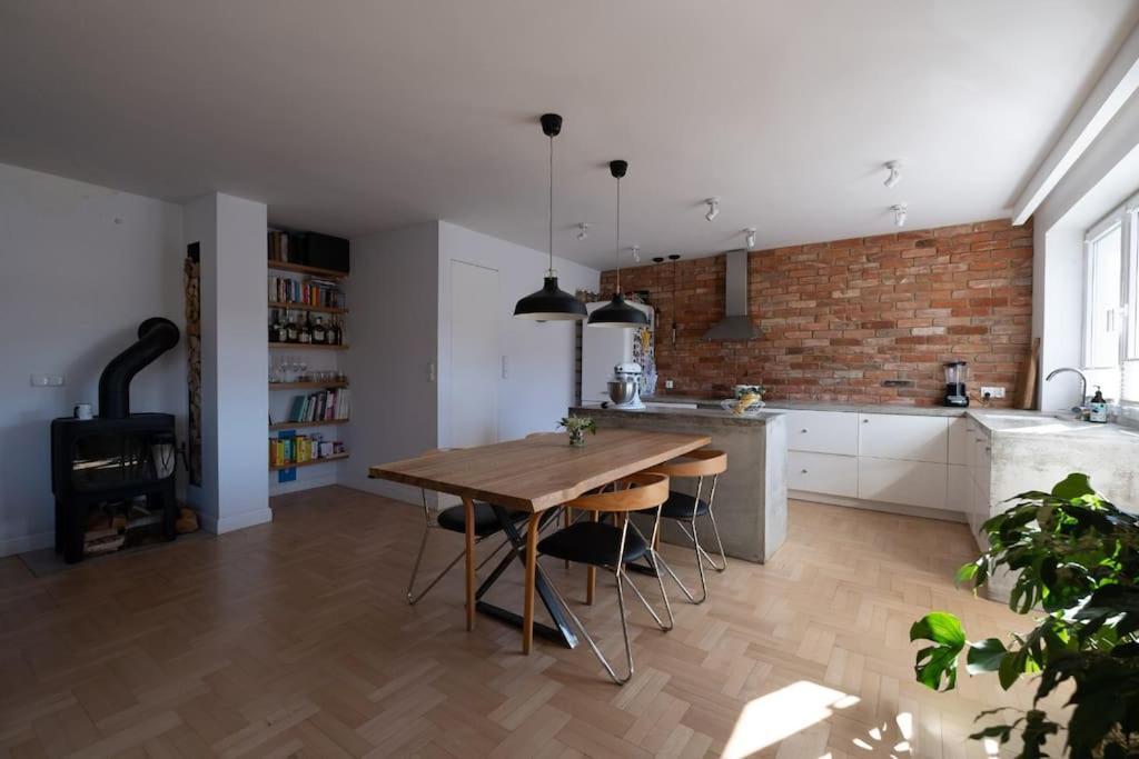 Spacious Family Old Town Apartament
